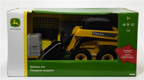 1/16 John Deere Skidsteer Loader Set With Bucket & Forks, Big Farm - Daltons Farm Toys