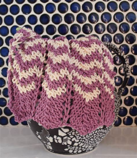 Simple Knit Chevron Dishcloth | AllFreeKnitting.com