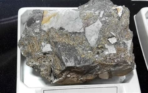 Breccia: Identification, Pictures & Info for Rockhounds – Rockhound Resource