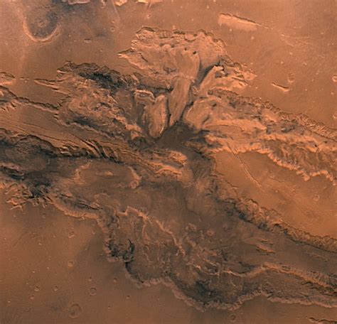 Valles Marineris, Mars' Grand Canyon, Shown in Spectacular Detail