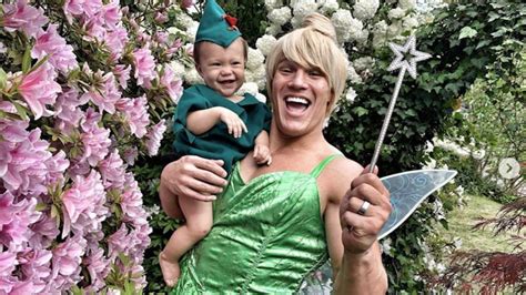 CNN sports anchor Coy Wire loses March Madness bet, dresses up as Tinker Bell | CNN