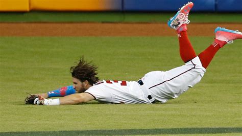 Bryce Harper unleashes epic hair flip in All-Star Game