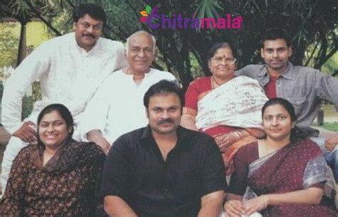 Pawan Kalyan Family Photos, Wife, Son, Daughter, Age, Height