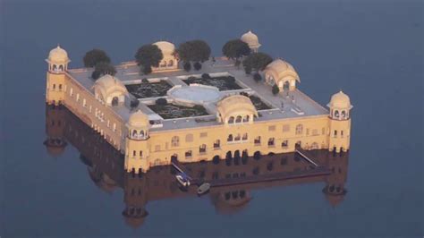 JAL MAHAL JAIPUR, INDIA (ENTRY FEE, TIMINGS, HISTORY, BUILT BY, IMAGES & LOCATION)