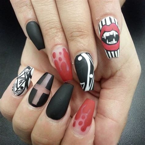 23 Frightfully Awesome Halloween Nail Art Ideas | Halloween nails easy ...