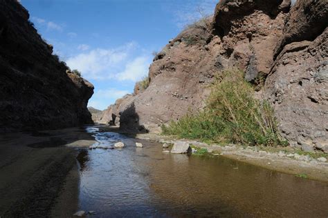 Hiking Box Canyon of the Hassayampa River in Wickenburg - PHOENIX magazine