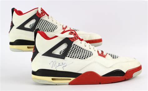 Lot Detail - 1989 Exceptional Michael Jordan Chicago Bulls Signed Game ...