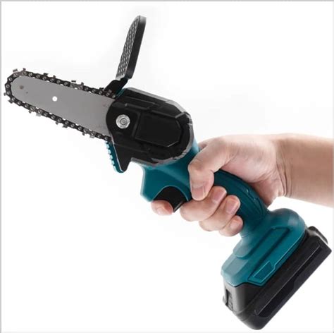 Makita Mini Chainsaw, The Cutest Tool in the Shed! - Best Professional Chainsaw