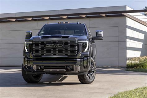 2024 GMC Sierra 2500HD Denali Ultimate | DailyRevs.com