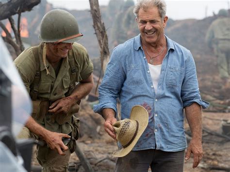 Manual to Lyf: Mel Gibson Guns for Oscar Best Director Prize with "Hacksaw Ridge"