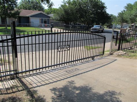 Guide to Buying Automatic Driveway Gates in Austin | Capitol Fence