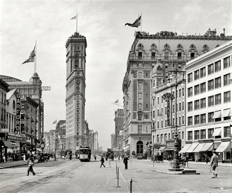 One Times Square under construction in 1903, New York City [2,300×2,899 ...