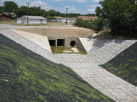 Drainage Weirs, Culverts, and Transverse Structures | Maccaferri