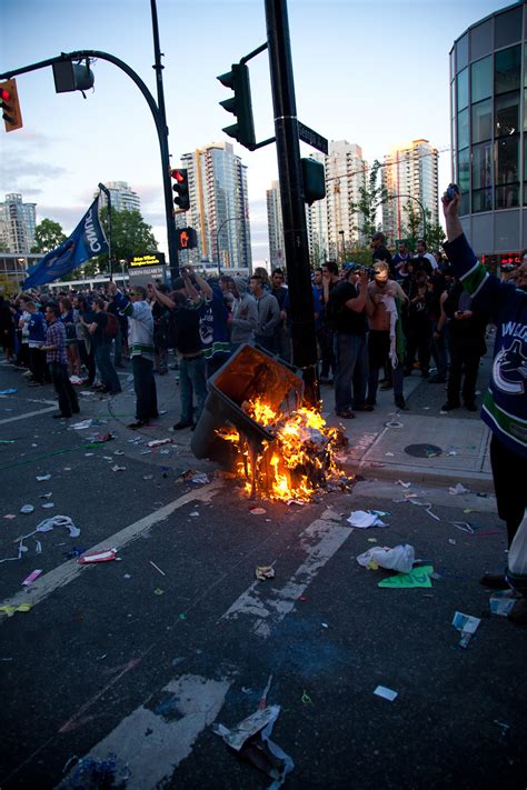 Stanley Cup Vancouver Riot : Photos of a Half-Century of Vancouver's ...