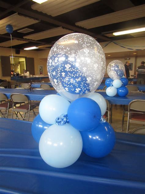 Blue Balloon Table Centerpiece | Balloon table centerpieces, Blue balloons, Balloons