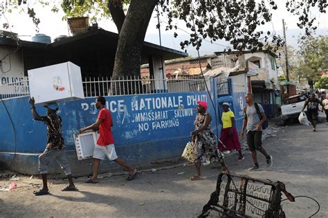 On the perilous streets of Haiti as gangs threaten civil war - March 7, 2024 | Reuters