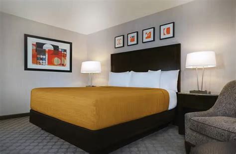 Circus Circus Rooms & Suites | Photos & Info | Las Vegas Hotels