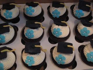 Graduation cupcakes | Cupcakes for a high school graduation … | Flickr