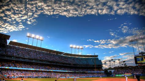 Los Angeles Dodgers Players On Ground And Stadium Full Of People HD ...