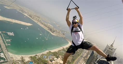 BASE jumping *videos* Princess Tower, Dubai | Red Bull