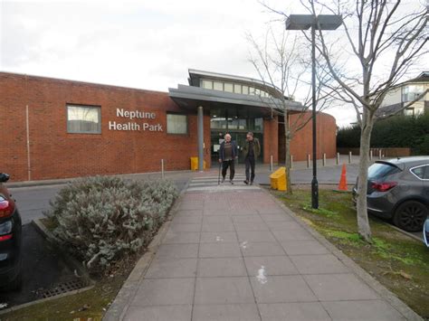 Neptune Health Park, Tipton © Chris Allen cc-by-sa/2.0 :: Geograph Britain and Ireland