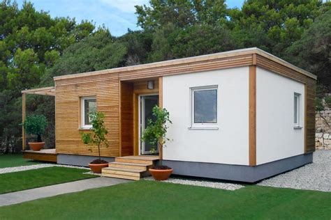 Casa de modulares / moderna / con estructura de madera / dos pisos - LIVING UNIT - Riko Hiše ...