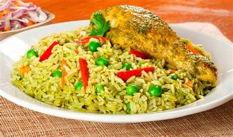 El arroz con pollo: plato delicioso del Perú - Perufoto