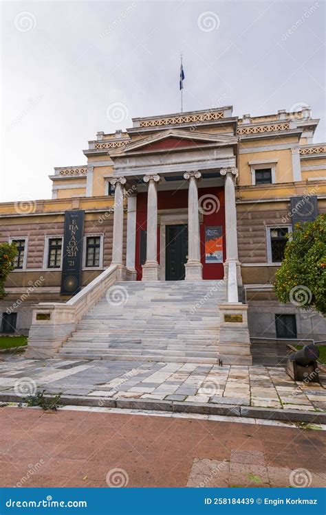 Antico Edificio Del Parlamento Nazionale Oggi Museo Nazionale Di Storia ...