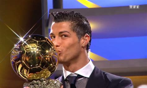 Cristiano Ronaldo en route vers son quatrième Ballon d'or - Téléfoot | TF1