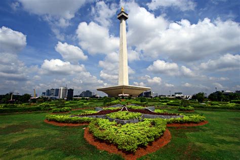 MONUMEN NASIONAL (MONAS) | Wisata Sekolah