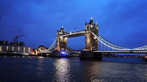 London, Tower Bridge, Schild, Name, Schriftart, Brücke, Großbritannien | Pikist