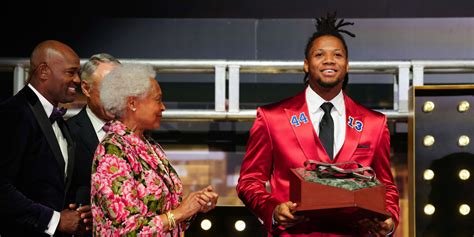 Ronald Acuña Jr. Receives 2023 NL Hank Aaron Award in Custom Suit Honoring Hank Aaron - BVM Sports