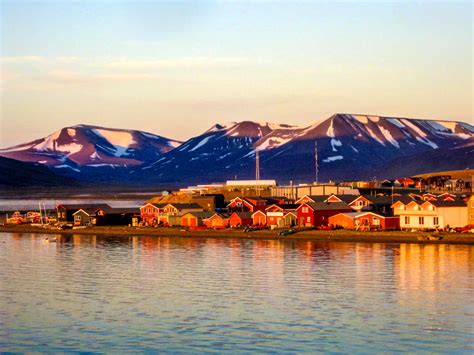 Midnight Sun On The Longyearbyen Waterfront In Svalbard In The ...