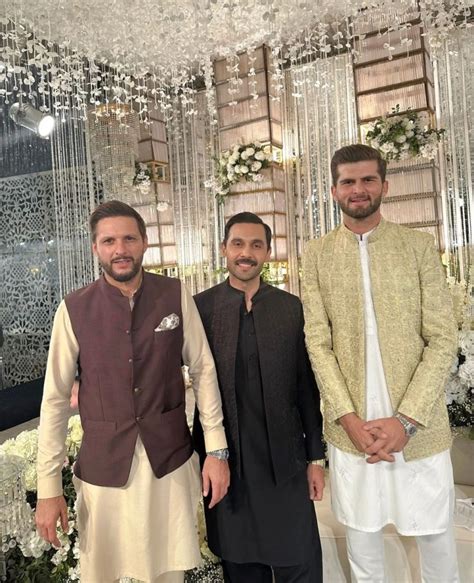 Shaheen Afridi entertained guests with his charms on wedding