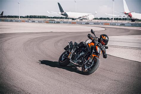 2021 KTM 890 Duke | First Look Review | Rider Magazine