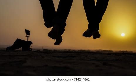 Romantic Couple Silhouette Sunset Background Stock Photo 714244861 ...