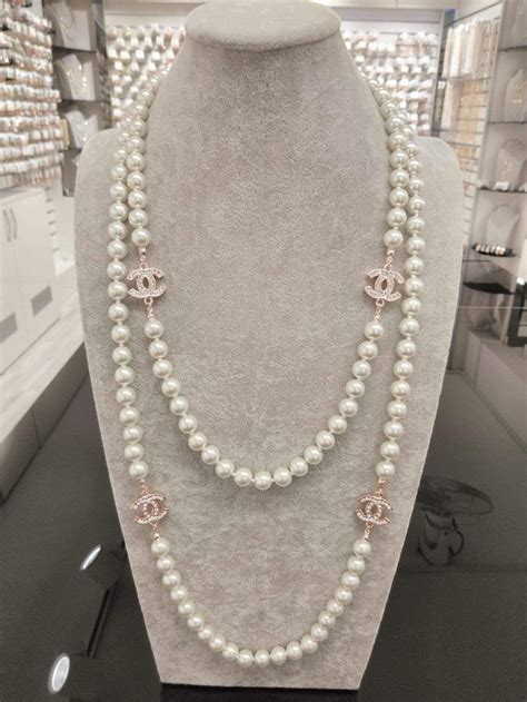 Chanel Pearl Necklace in 2020 | Chanel pearl necklace, Chanel pearls, Pearl necklace