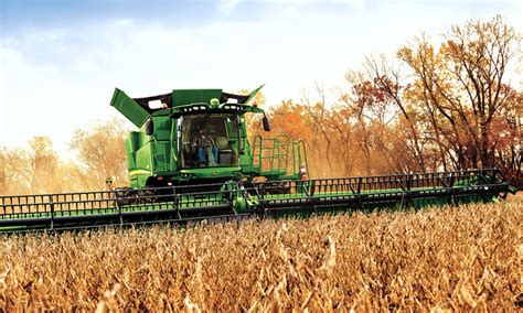 Video Gallery: Showing Off John Deere's 600 Series Flex Headers