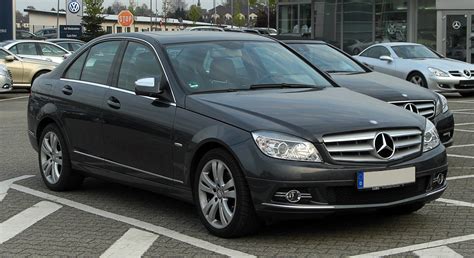 File:Mercedes-Benz C 180 Kompressor Avantgarde (W 204) – Frontansicht, 14. April 2011, Velbert ...