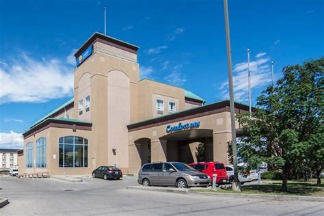 Comfort Inn & Suites Calgary Airport (C̶$̶9̶5̶) C$90 - UPDATED 2018 Prices, Reviews & Photos ...