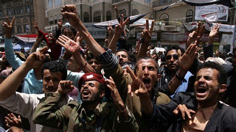 Six dead, 100 shot in Yemen protests