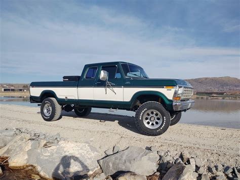 very nice 1978 Ford F 150 4×4 lifted for sale