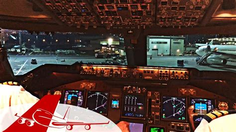 Boeing 747 Cockpit Night