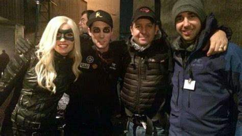 Arrow: 31 Great Behind The Scenes Shots You Must See – Page 10