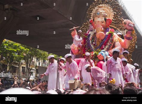 Crowd at religious procession during Ganpati visarjan ceremony, Mumbai ...