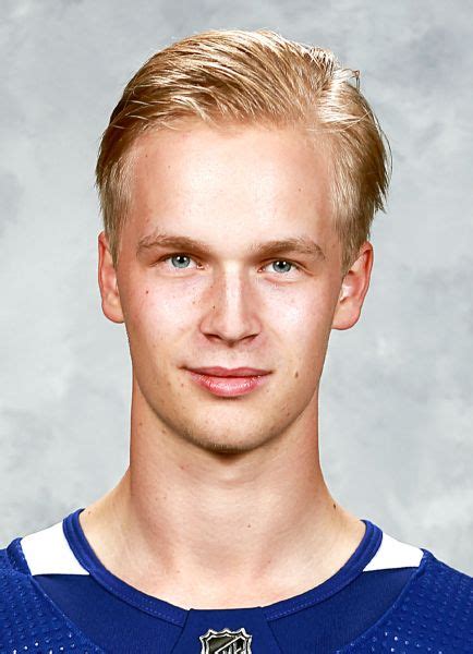 Elias Pettersson Hockey Stats and Profile at hockeydb.com