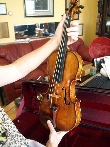 Playing the 'Vieuxtemps' Guarneri del Gesù and an ex-Nachèz Strad | Violin, Violin music, Violin ...