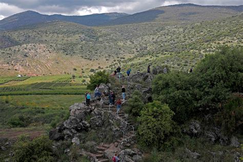 Netanyahu Seeks to Name a Golan Heights Settlement for President Trump - The New York Times