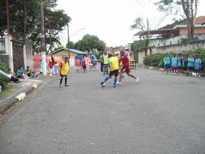 POUCAS & BOAS: FUTEBOL DE RUA