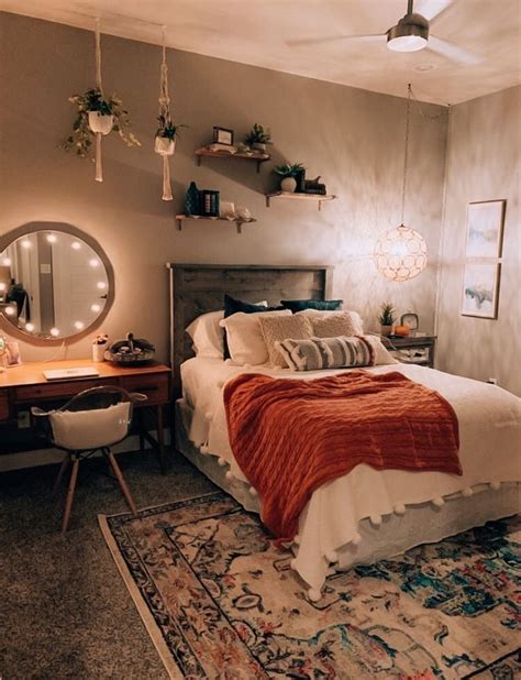 34 Awesome Boho Chic Bedroom Decor Ideas - HOMYHOMEE